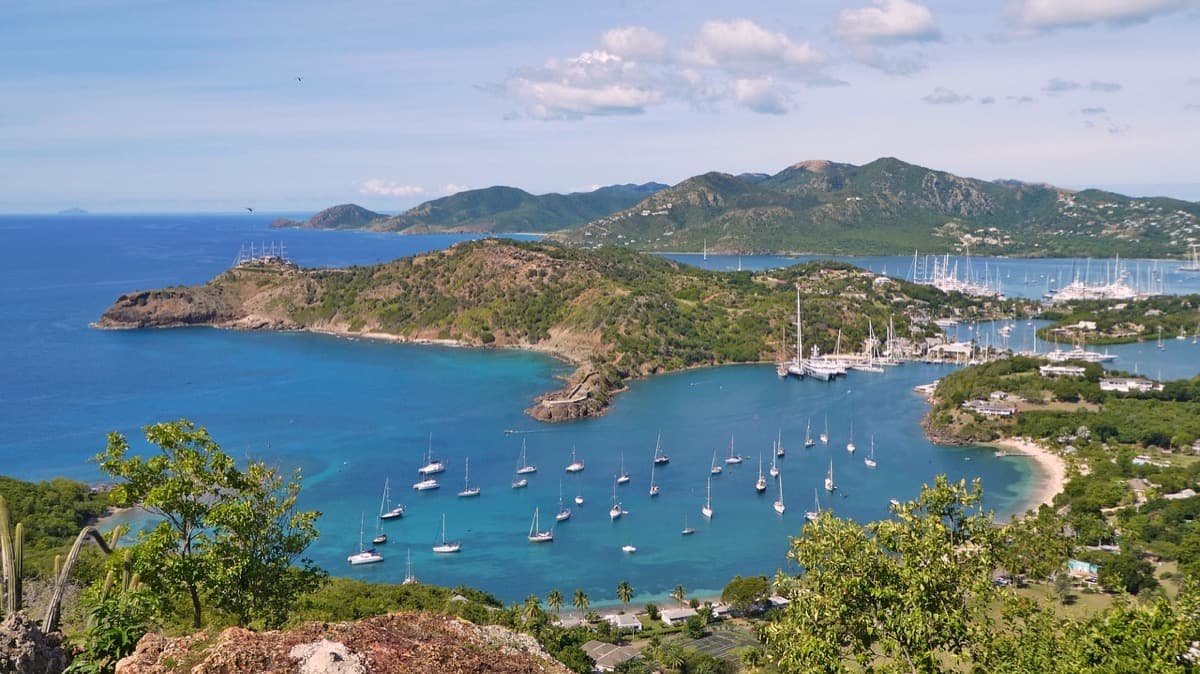 Business Flights to Antigua