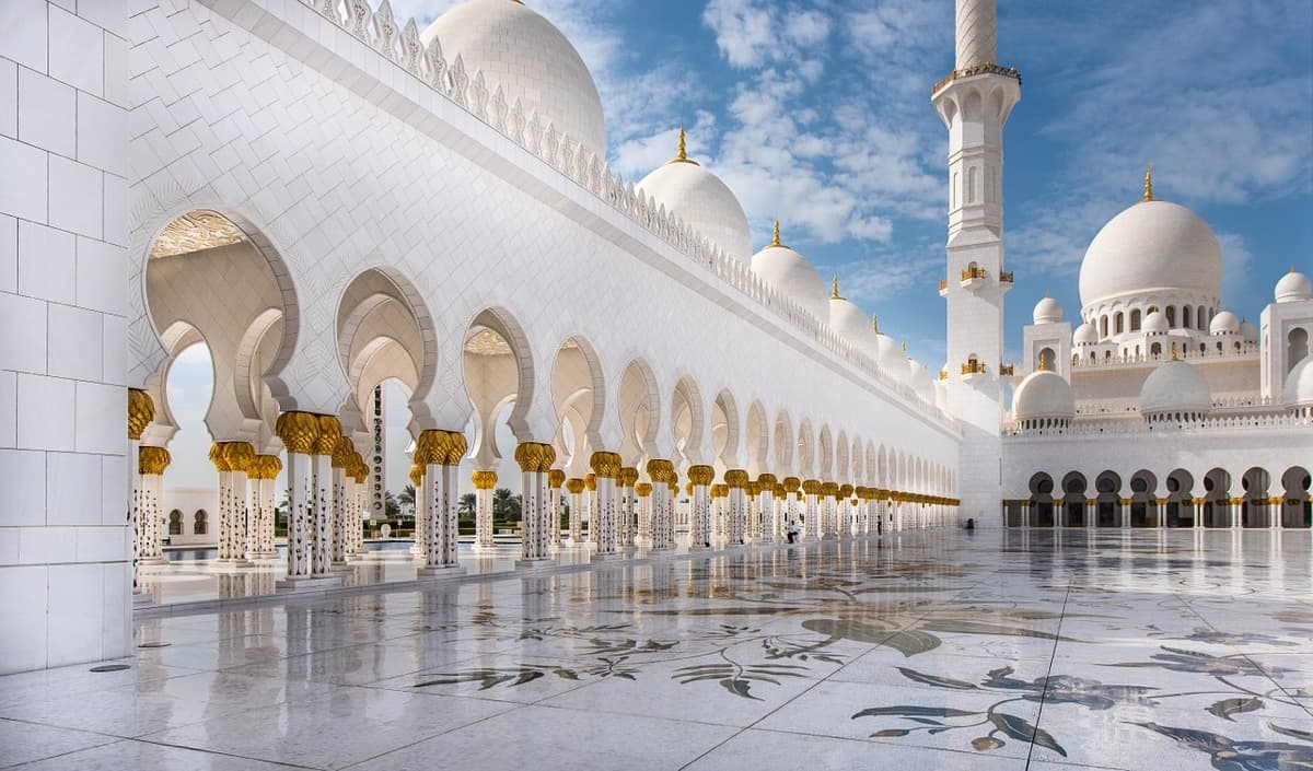 Business Class flights to Abu Dhabi